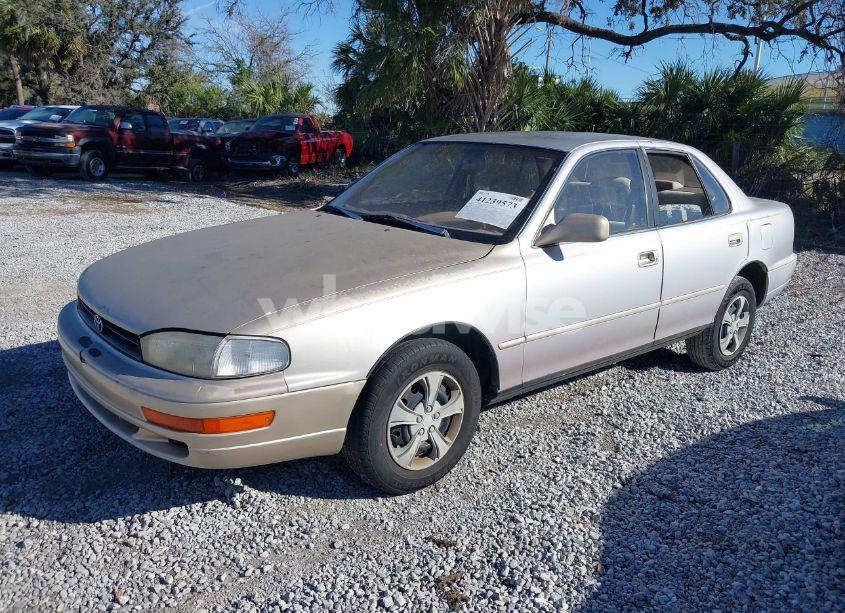 Photo 2 of 1994 Toyota Camry LE (VIN 4T1SK12E9RU351895)