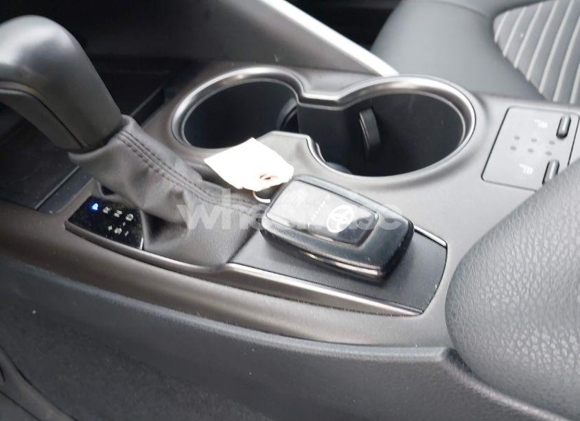 Photo 11 of 2021 Toyota Camry SE (VIN 4T1T11AK0MU572048)