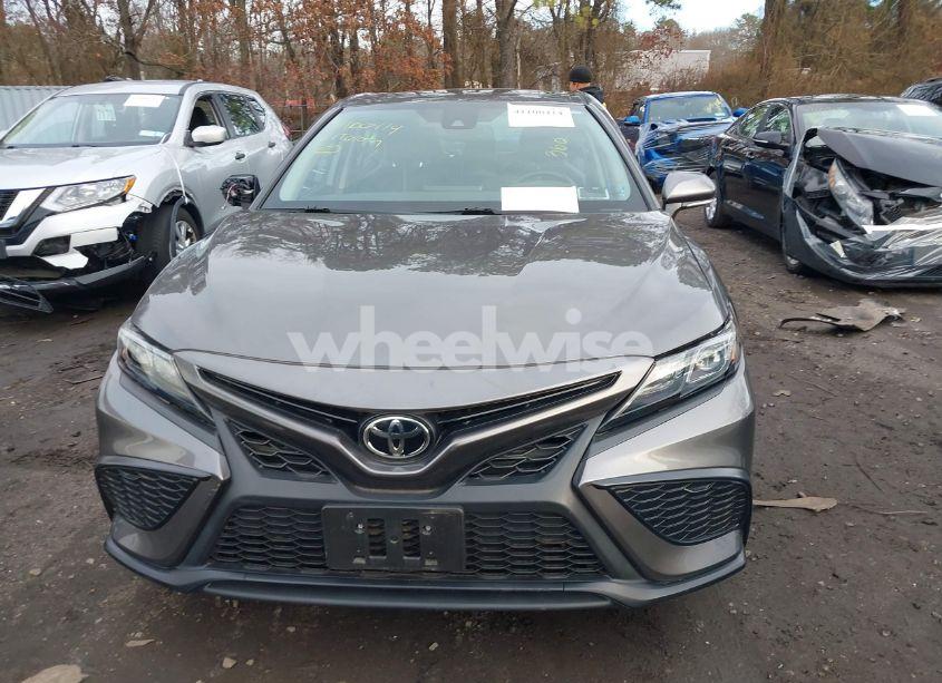 Photo 12 of 2021 Toyota Camry SE (VIN 4T1T11AK0MU572048)