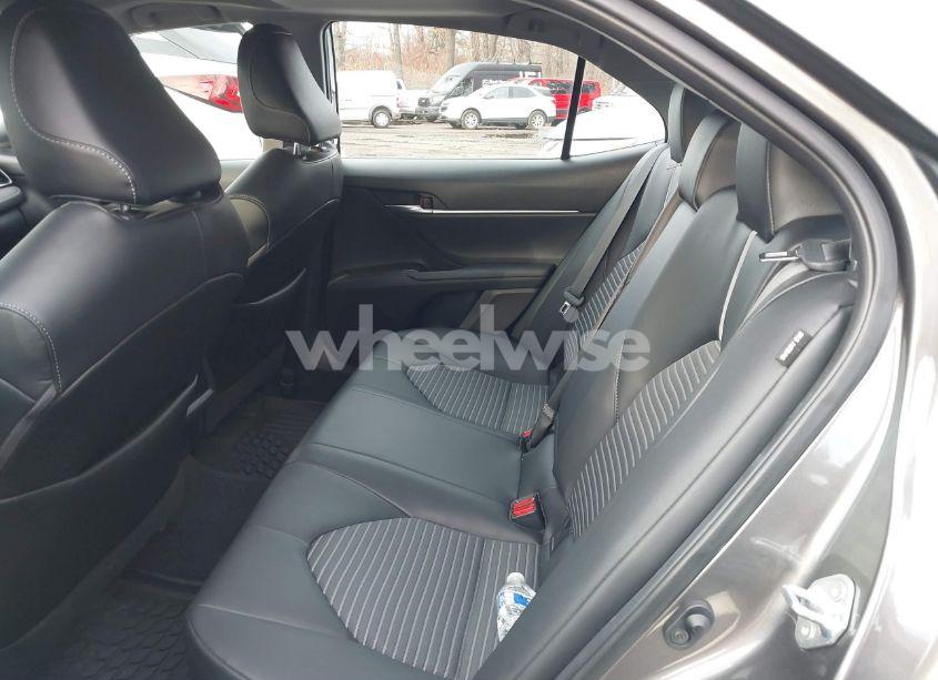 Photo 8 of 2021 Toyota Camry SE (VIN 4T1T11AK0MU572048)