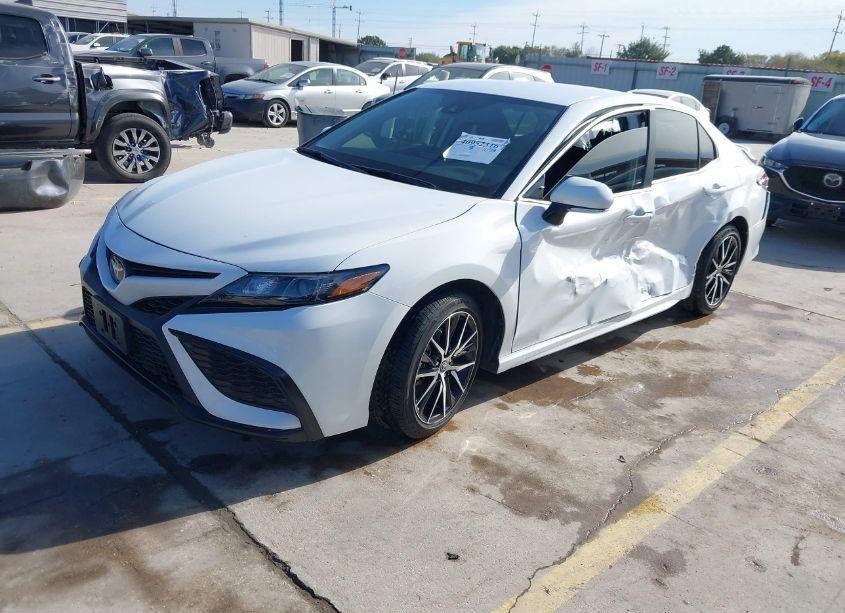 Photo 2 of 2023 Toyota Camry SE (VIN 4T1T11AK0PU171295)
