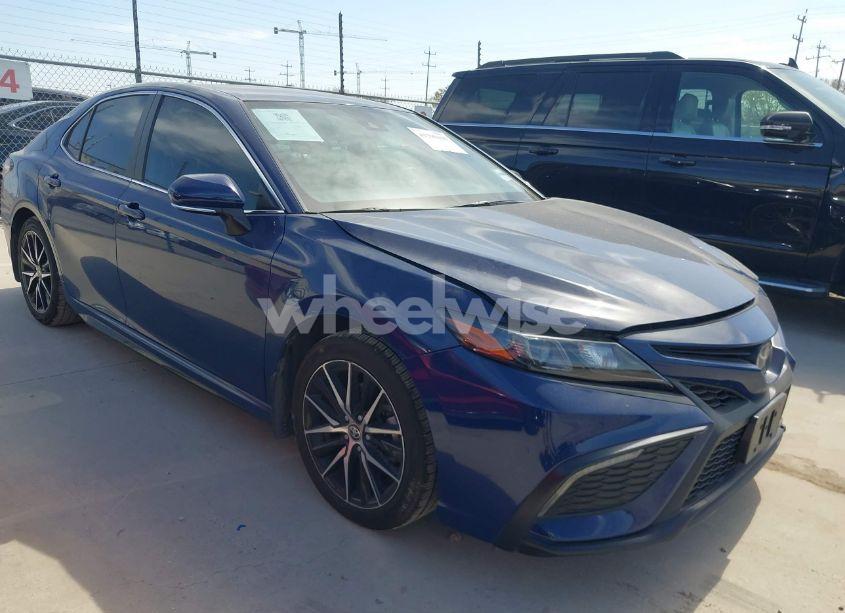 2024 Toyota Camry SE (VIN 4T1T11AK0RU208574) main photo