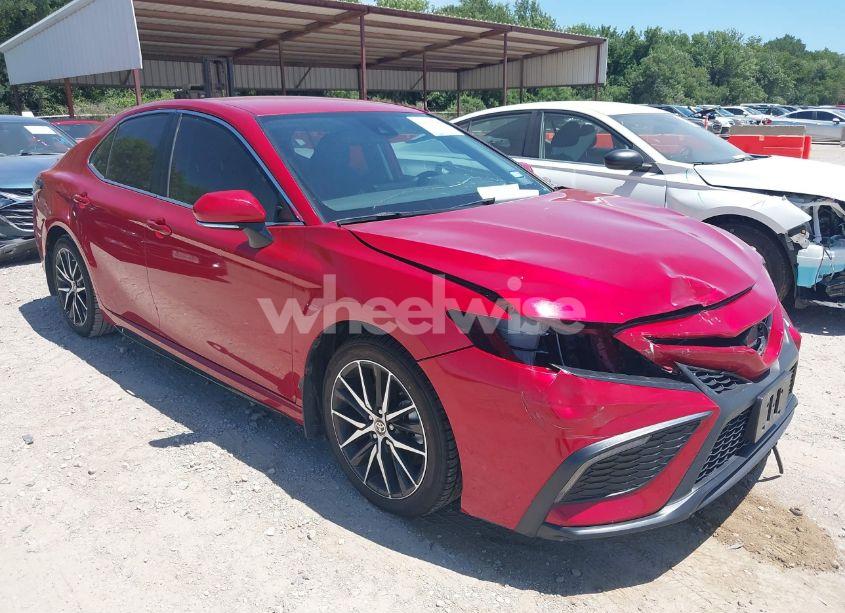 2024 Toyota Camry SE (VIN 4T1T11AK0RU213676) main photo