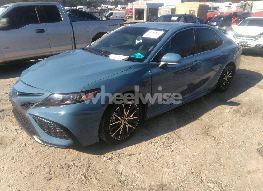 Photo 2 of 2024 Toyota Camry SE (VIN 4T1T11AK0RU227805)