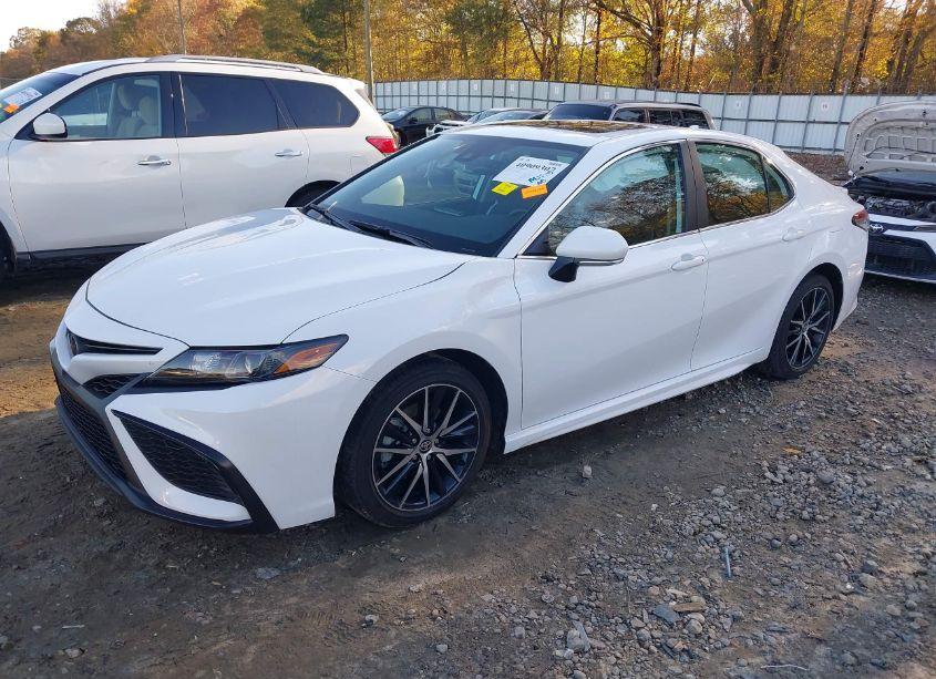 Photo 2 of 2024 Toyota Camry SE (VIN 4T1T11AK0RU842354)