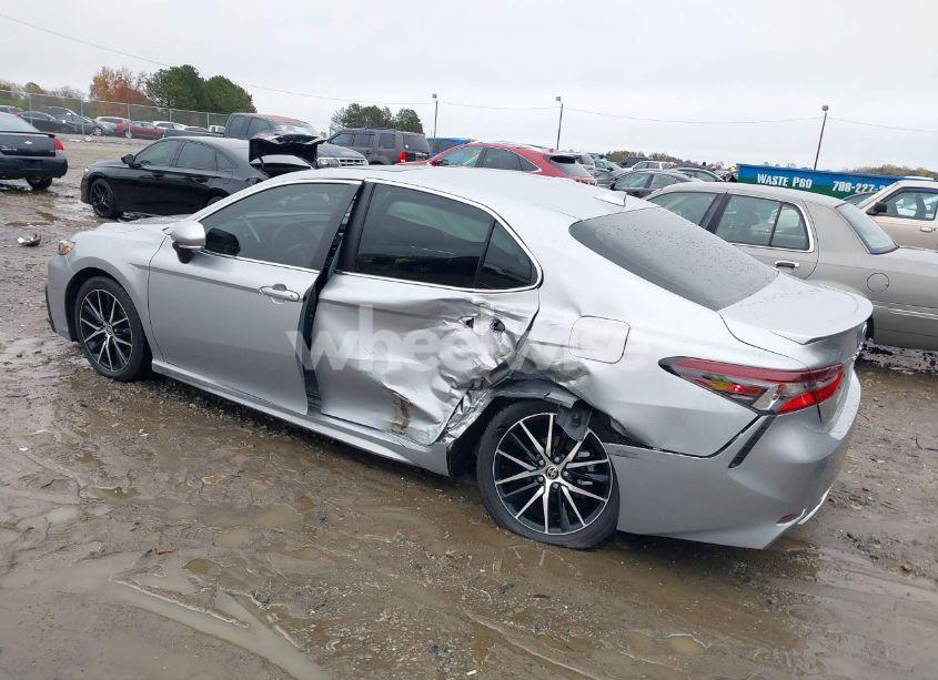 Photo 3 of 2021 Toyota Camry SE (VIN 4T1T11AK1MU540855)