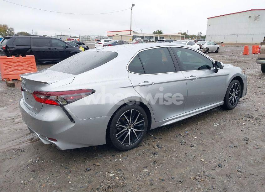 Photo 4 of 2021 Toyota Camry SE (VIN 4T1T11AK1MU540855)