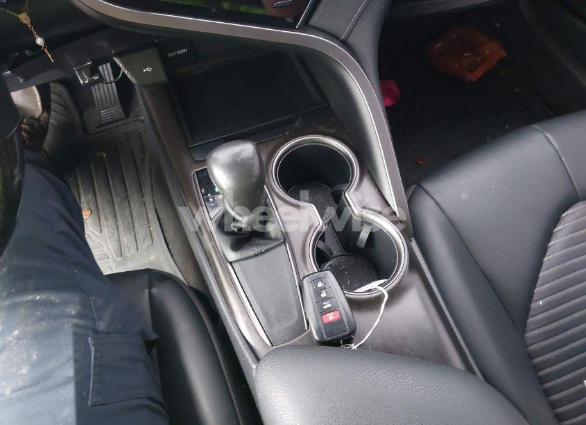 Photo 11 of 2021 Toyota Camry SE (VIN 4T1T11AK1MU561608)