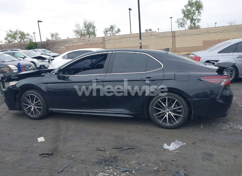 Photo 15 of 2021 Toyota Camry SE (VIN 4T1T11AK1MU561608)