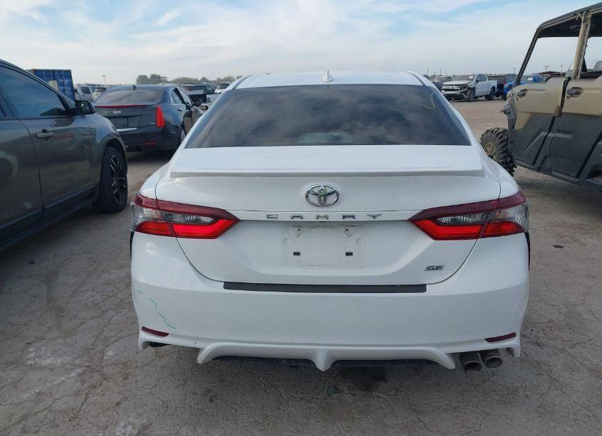 Photo 17 of 2021 Toyota Camry SE (VIN 4T1T11AK1MU561673)