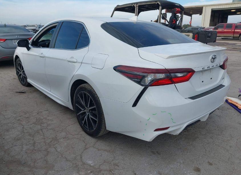 Photo 3 of 2021 Toyota Camry SE (VIN 4T1T11AK1MU561673)