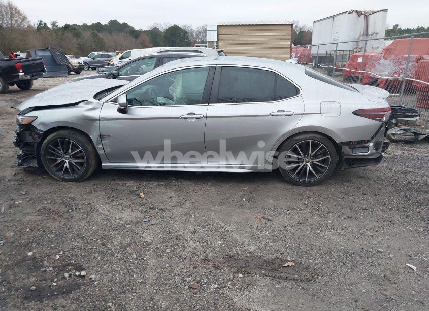 Photo 15 of 2022 Toyota Camry SE (VIN 4T1T11AK1NU643629)