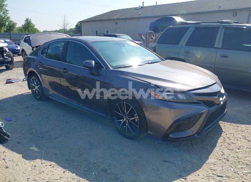 2022 Toyota Camry SE (VIN 4T1T11AK1NU644506) main photo