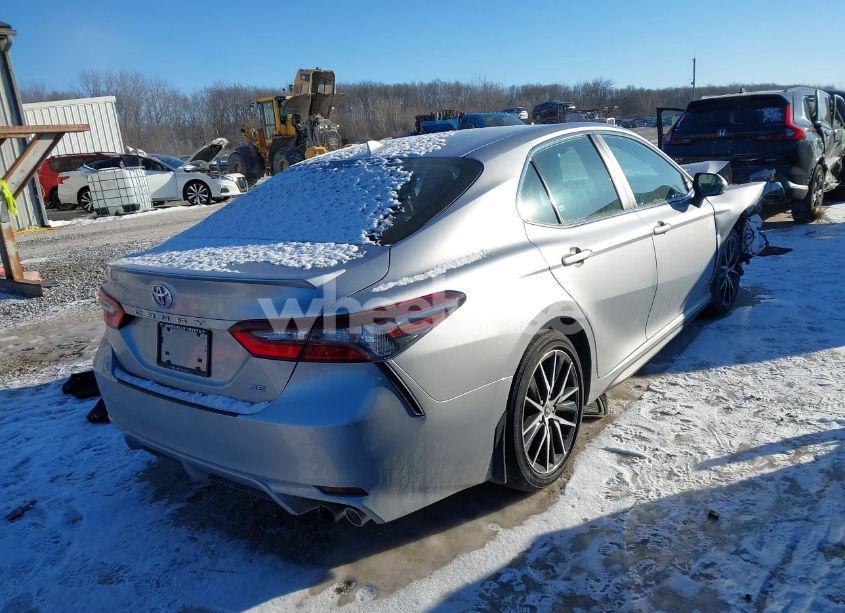 Photo 4 of 2022 Toyota Camry SE (VIN 4T1T11AK1NU651312)