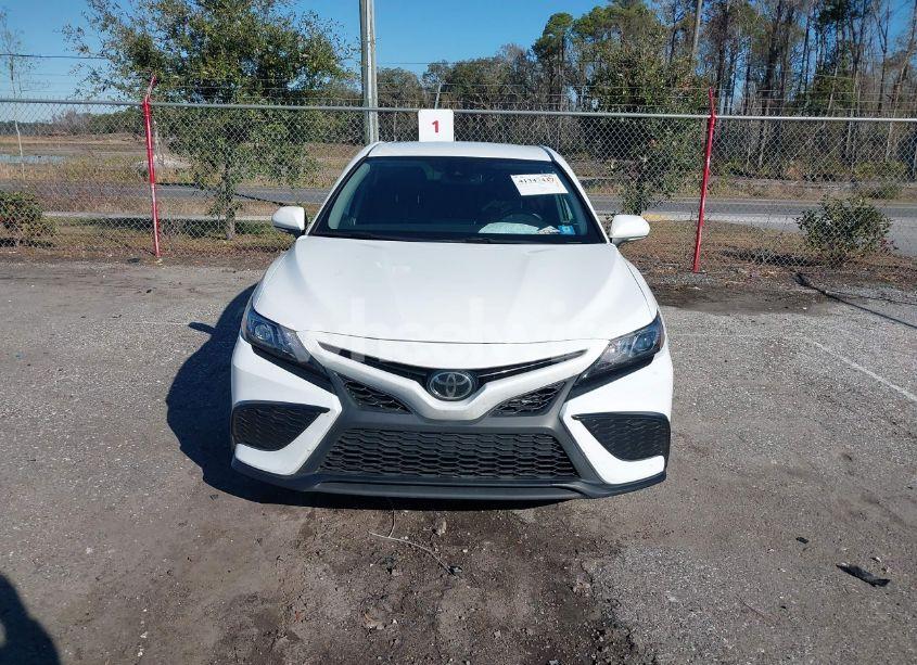 Photo 12 of 2022 Toyota Camry SE (VIN 4T1T11AK1NU691857)