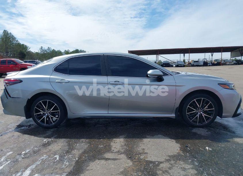 Photo 14 of 2021 Toyota Camry SE (VIN 4T1T11AK2MU444295)