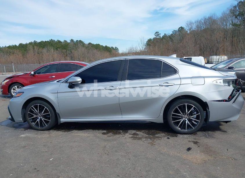 Photo 15 of 2021 Toyota Camry SE (VIN 4T1T11AK2MU444295)