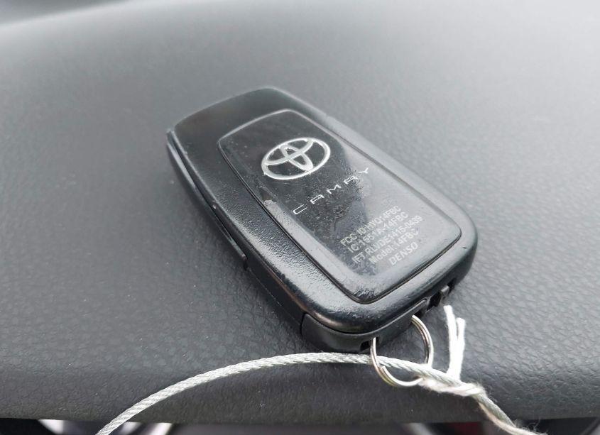 Photo 11 of 2021 Toyota Camry SE (VIN 4T1T11AK2MU567756)