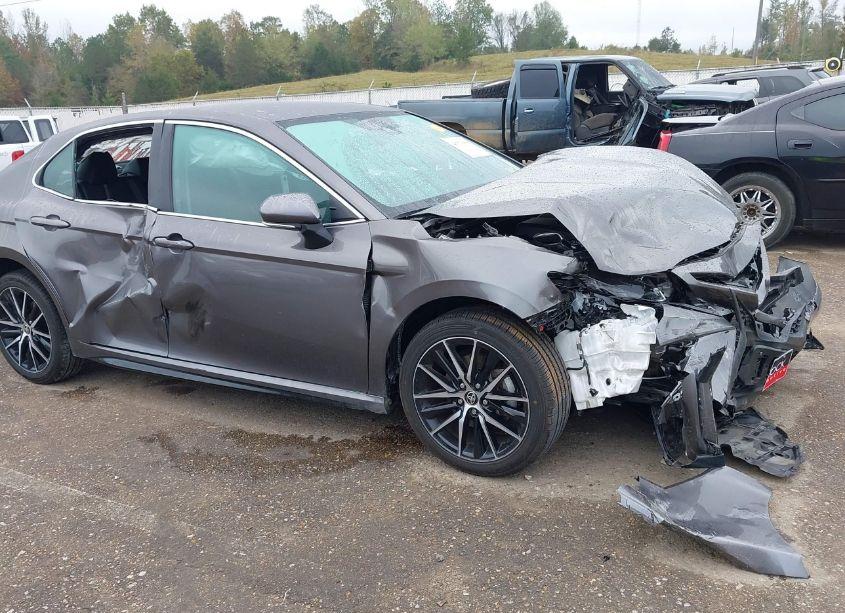 Photo 17 of 2021 Toyota Camry SE (VIN 4T1T11AK2MU567756)