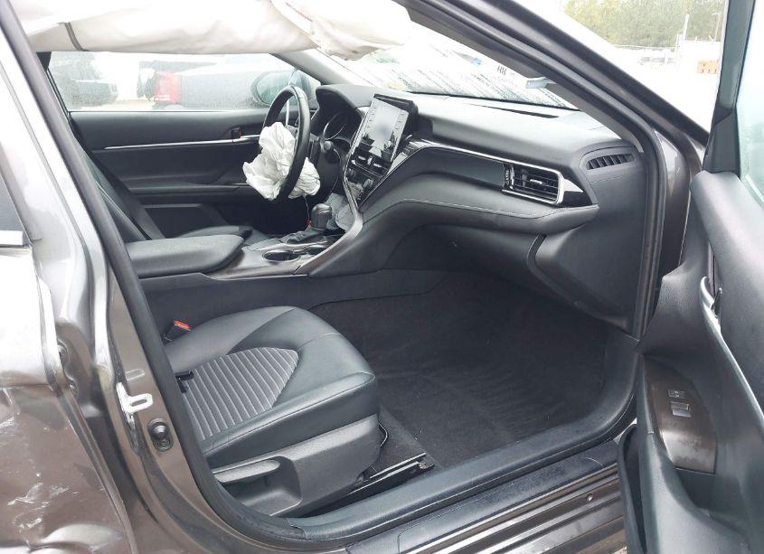 Photo 5 of 2021 Toyota Camry SE (VIN 4T1T11AK2MU567756)