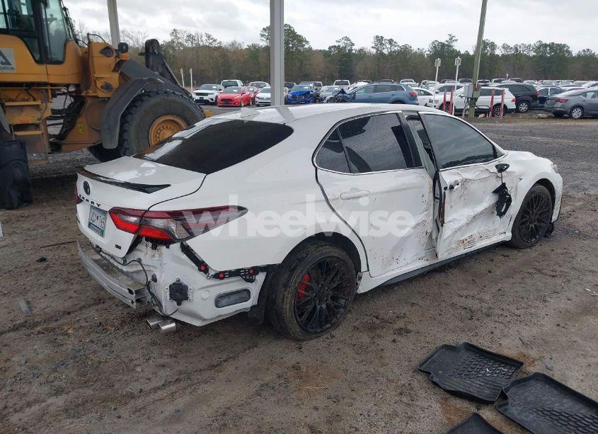 Photo 4 of 2021 Toyota Camry SE (VIN 4T1T11AK2MU599395)