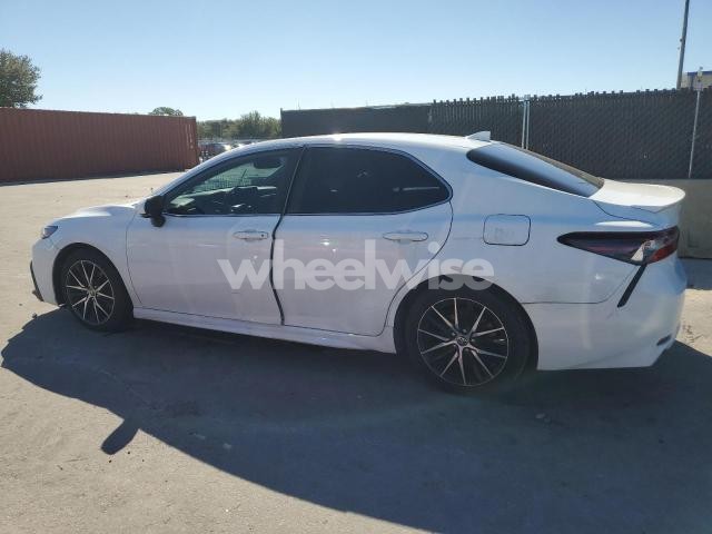 Photo 3 of 2022 TOYOTA CAMRY SE (VIN 4T1T11AK2NU670273)