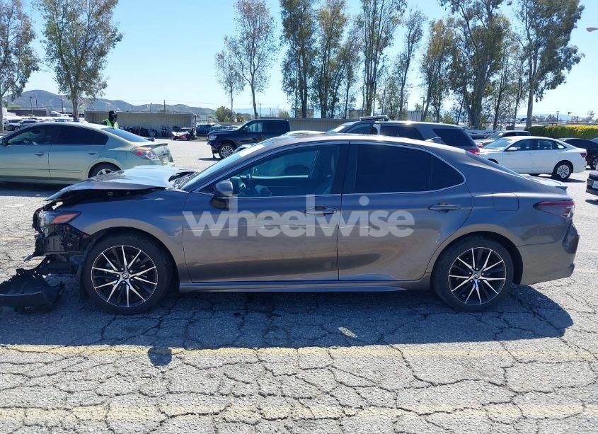 Photo 14 of 2022 Toyota Camry SE (VIN 4T1T11AK2NU701442)