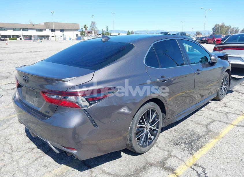 Photo 4 of 2022 Toyota Camry SE (VIN 4T1T11AK2NU701442)