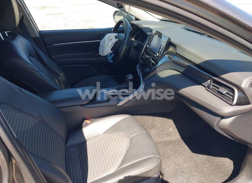 Photo 5 of 2022 Toyota Camry SE (VIN 4T1T11AK2NU701442)