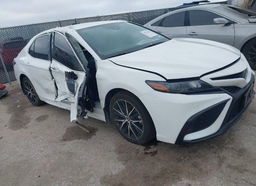 2023 Toyota Camry SE (VIN 4T1T11AK2PU145765) main photo