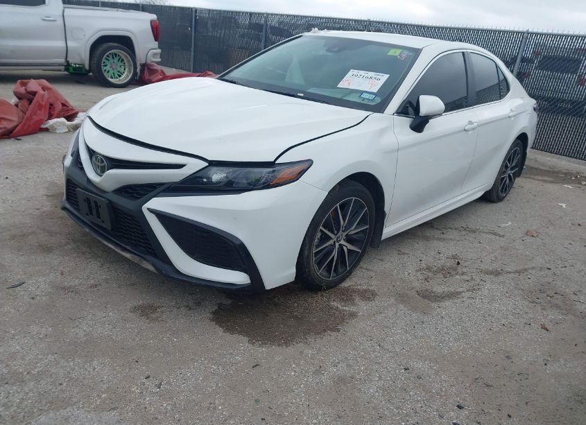 Photo 2 of 2023 Toyota Camry SE (VIN 4T1T11AK2PU145765)