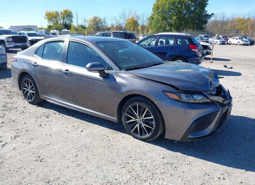 2023 Toyota Camry SE (VIN 4T1T11AK2PU775415) main photo