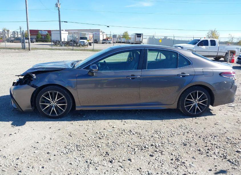 Photo 14 of 2023 Toyota Camry SE (VIN 4T1T11AK2PU775415)