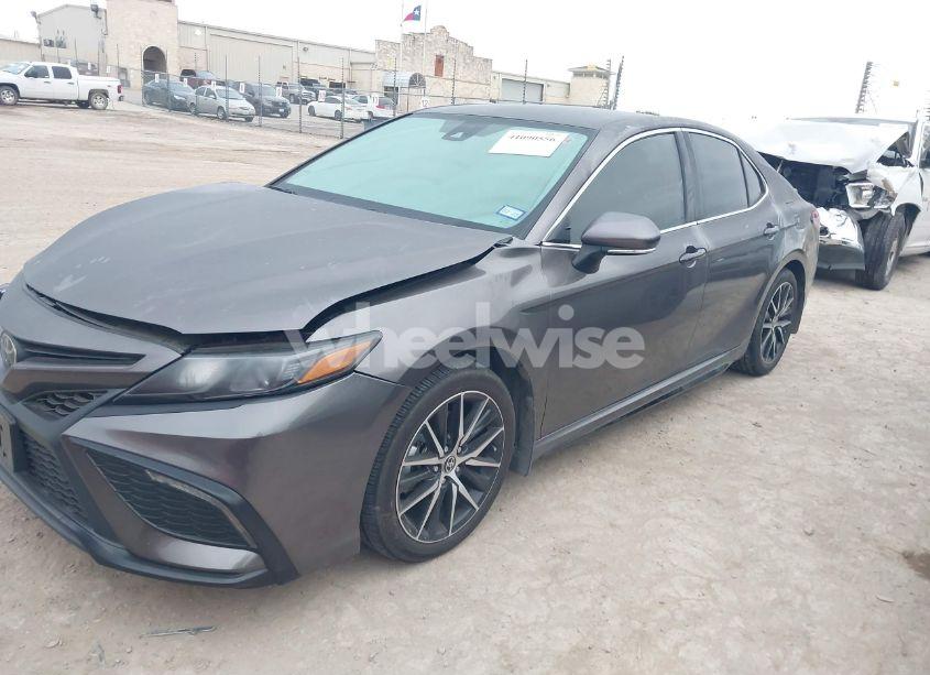 Photo 2 of 2023 Toyota Camry SE (VIN 4T1T11AK2PU790478)