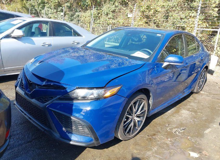 Photo 2 of 2024 Toyota Camry SE (VIN 4T1T11AK2RU205143)