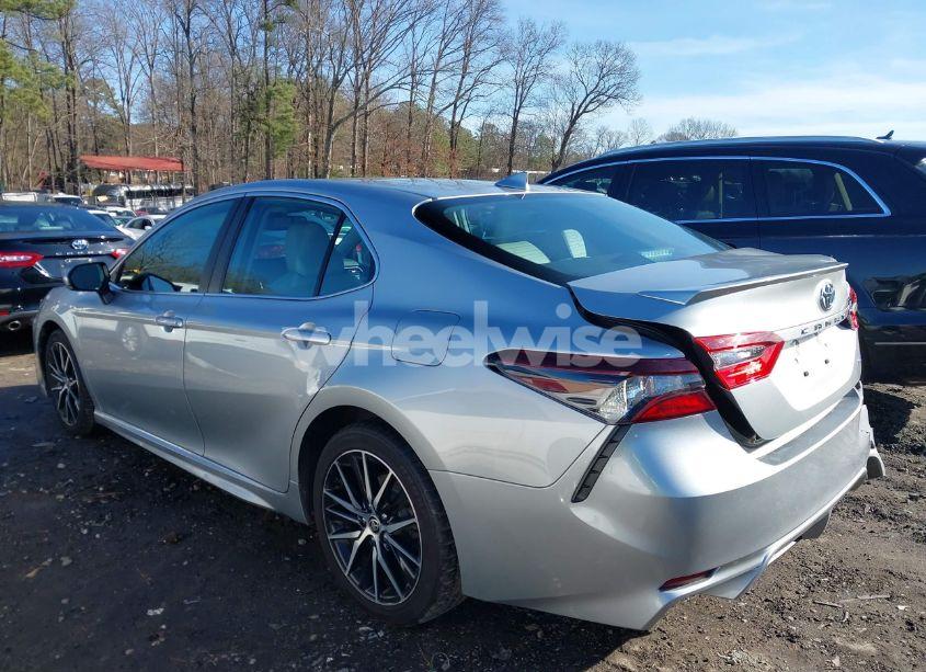 Photo 14 of 2021 Toyota Camry SE (VIN 4T1T11AK3MU487589)