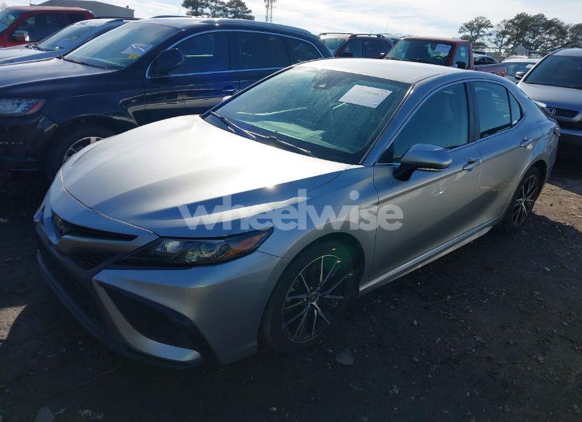 Photo 2 of 2021 Toyota Camry SE (VIN 4T1T11AK3MU487589)