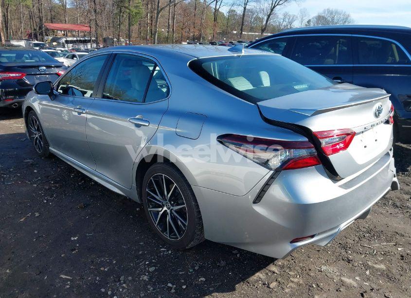 Photo 3 of 2021 Toyota Camry SE (VIN 4T1T11AK3MU487589)