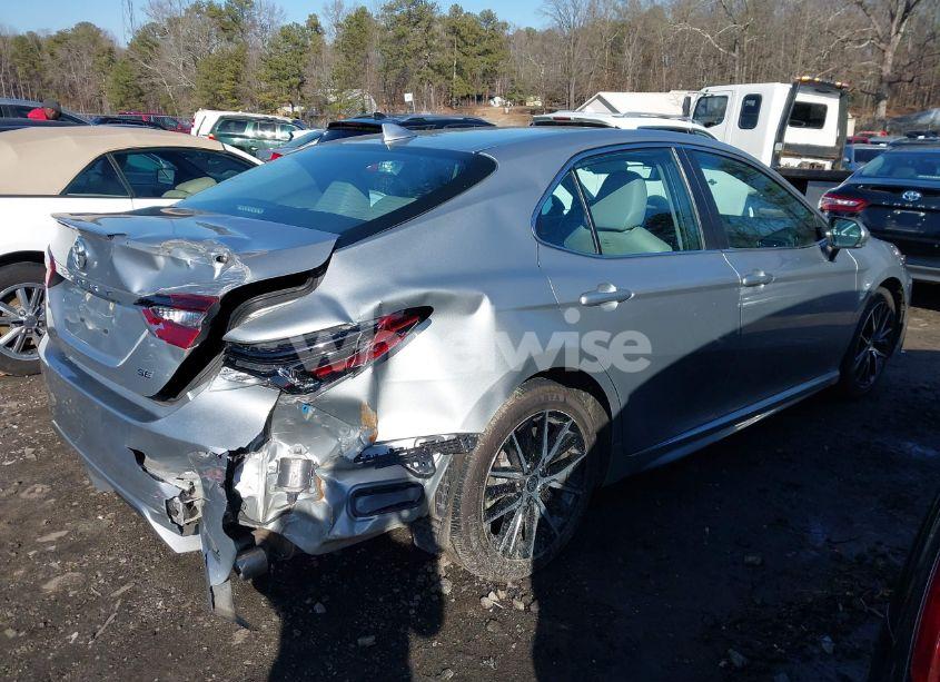 Photo 4 of 2021 Toyota Camry SE (VIN 4T1T11AK3MU487589)
