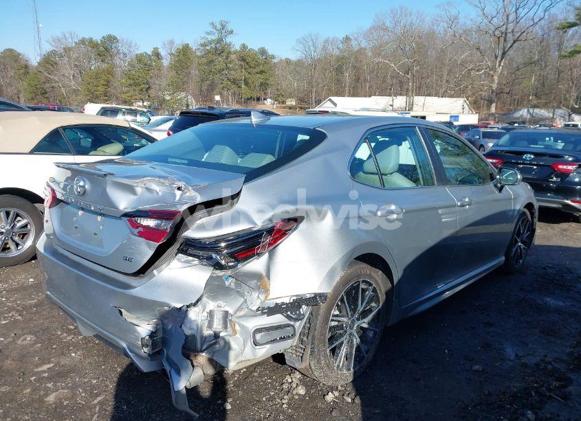 Photo 6 of 2021 Toyota Camry SE (VIN 4T1T11AK3MU487589)