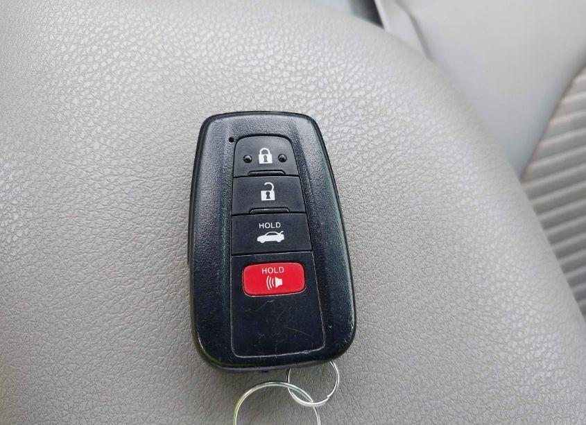 Photo 11 of 2021 Toyota Camry SE (VIN 4T1T11AK3MU528738)