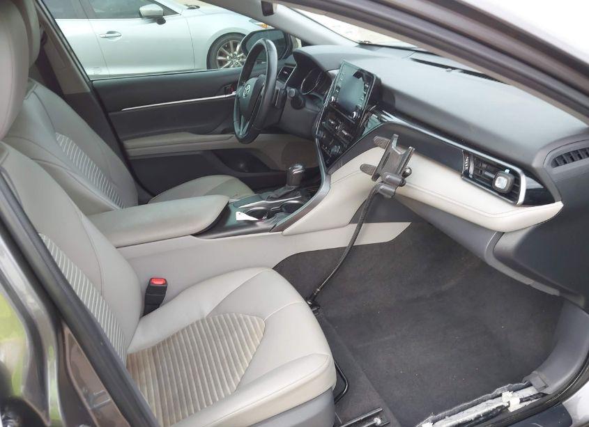 Photo 5 of 2021 Toyota Camry SE (VIN 4T1T11AK3MU528738)