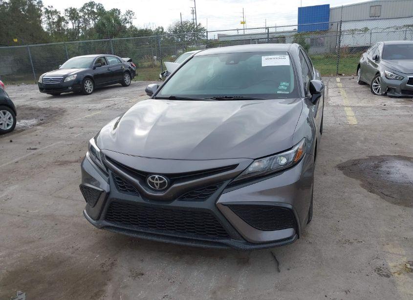 Photo 6 of 2021 Toyota Camry SE (VIN 4T1T11AK3MU528738)