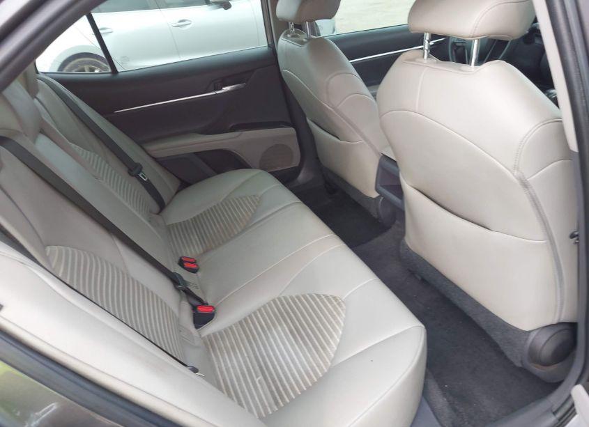 Photo 8 of 2021 Toyota Camry SE (VIN 4T1T11AK3MU528738)