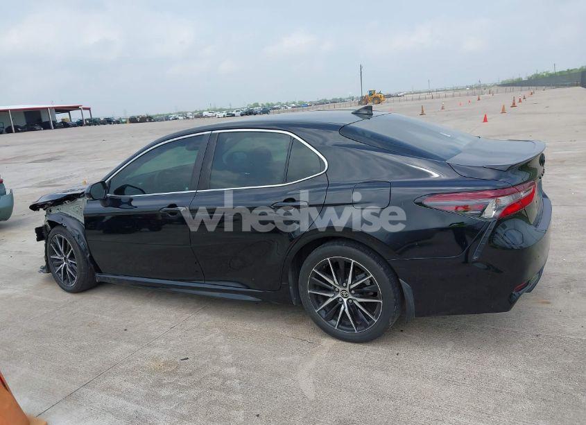 Photo 14 of 2022 Toyota Camry SE (VIN 4T1T11AK3NU016933)
