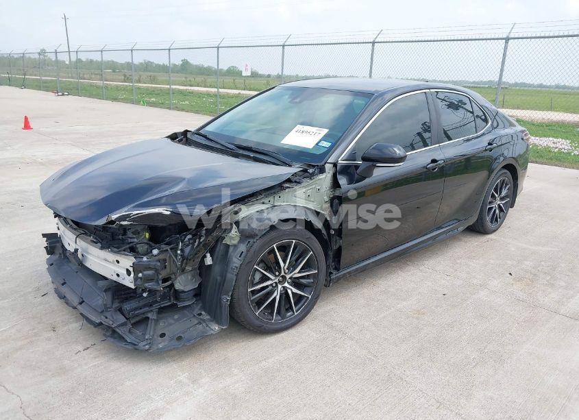 Photo 2 of 2022 Toyota Camry SE (VIN 4T1T11AK3NU016933)