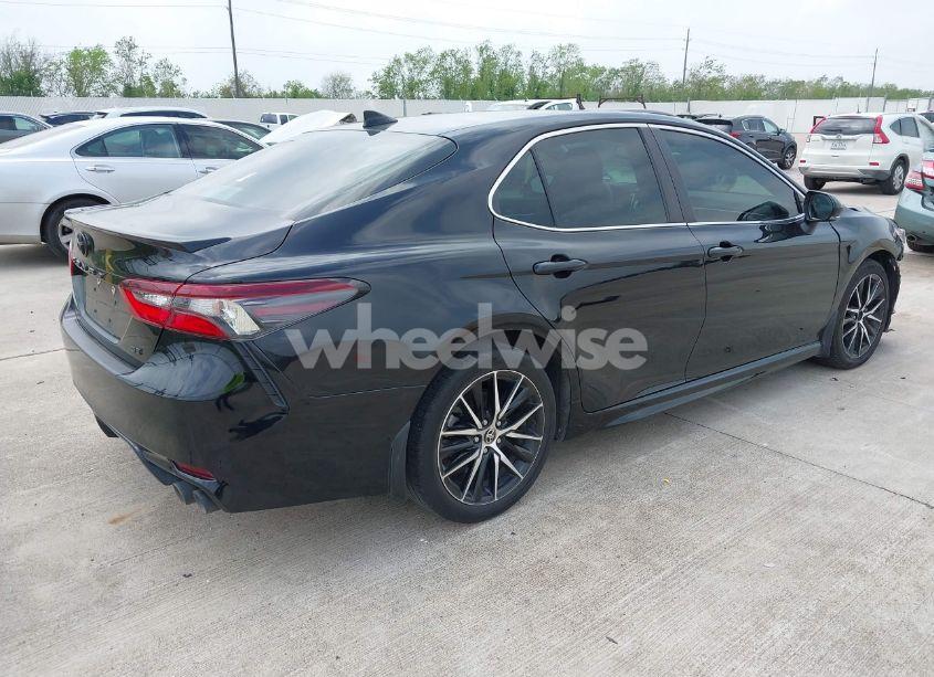 Photo 4 of 2022 Toyota Camry SE (VIN 4T1T11AK3NU016933)