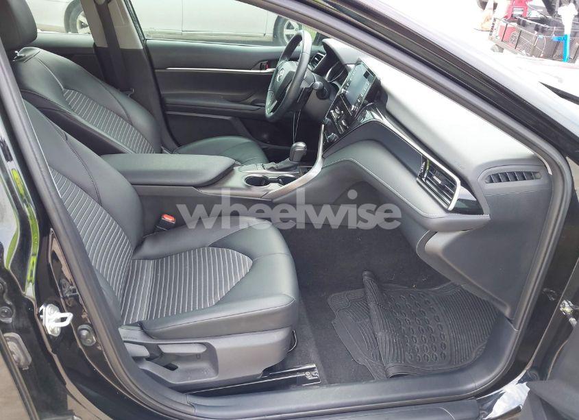 Photo 5 of 2022 Toyota Camry SE (VIN 4T1T11AK3NU016933)