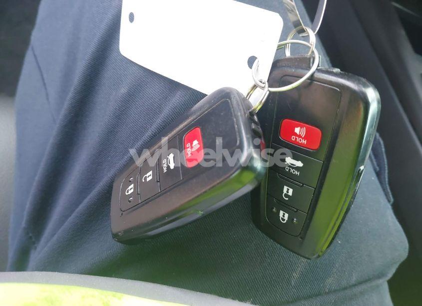 Photo 11 of 2022 Toyota Camry SE (VIN 4T1T11AK3NU618585)