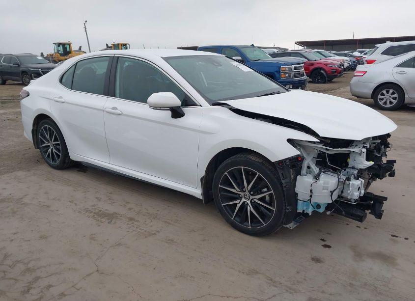 2024 Toyota Camry SE (VIN 4T1T11AK3RU851954) main photo